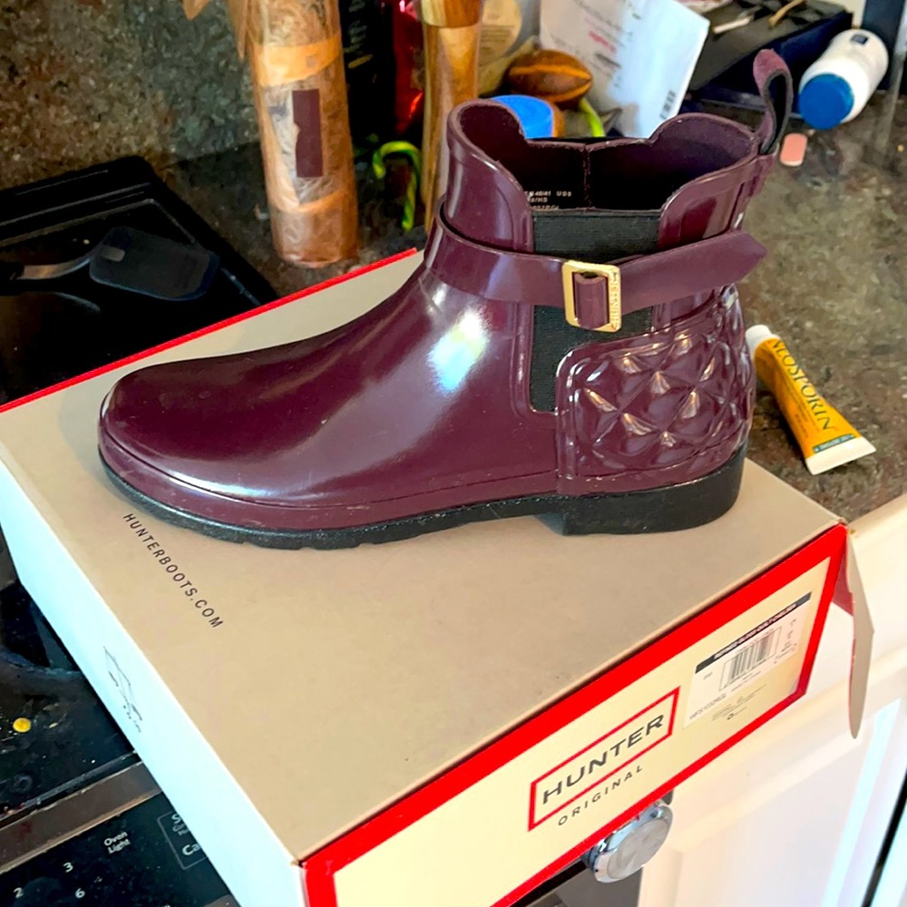 Hunter size 9 hardly worn